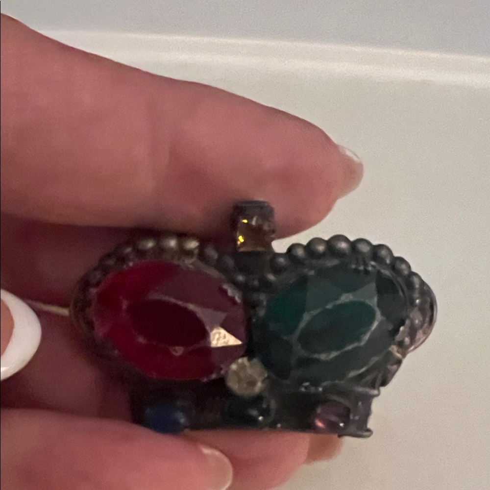 Vintage Style Red and Green Glass Gemstone Crown Brooch.